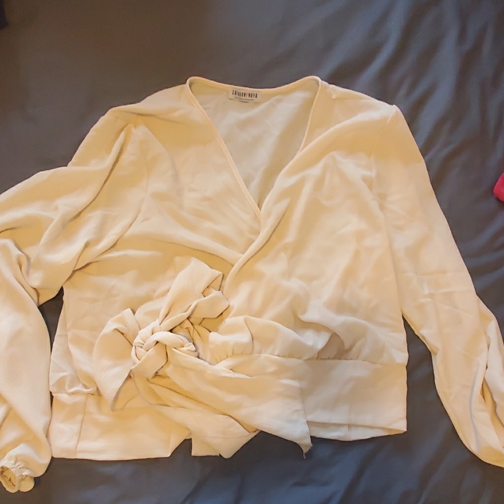 Blouse- Fashion Nova